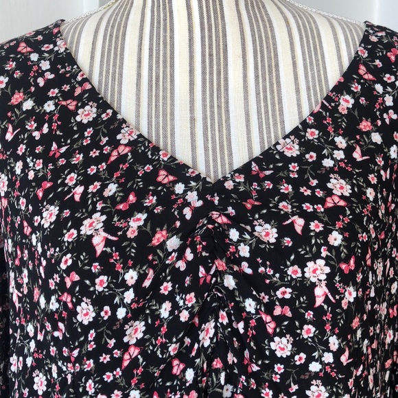 Love & Legend Floral Top - Picture 6 of 11